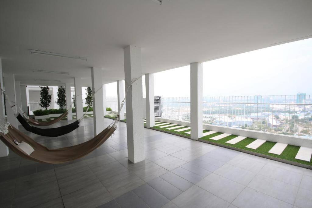 Lovely 3-Bedroom Serviced Apartment @ 사이버자야 외부 사진