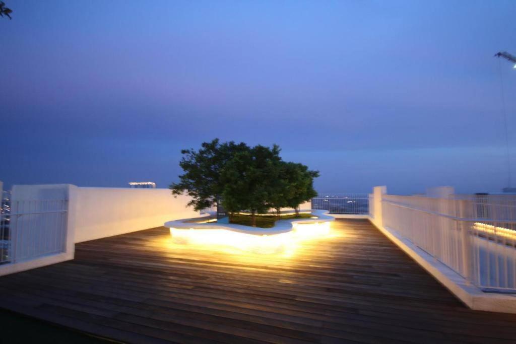 Lovely 3-Bedroom Serviced Apartment @ 사이버자야 외부 사진