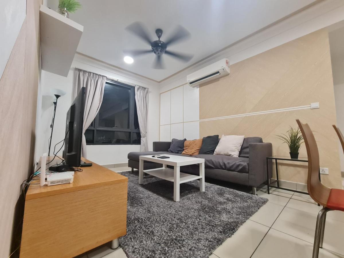 Lovely 3-Bedroom Serviced Apartment @ 사이버자야 외부 사진